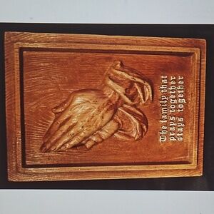 3D Praying Hands Late 1960 's Faux Wood Plaque The Family That Prays Together T6